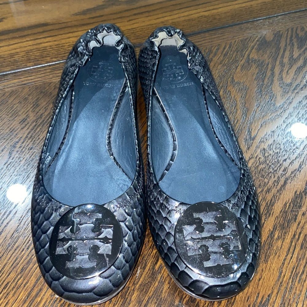 Tory Burch Dark grey snake skin ballet flat with logo